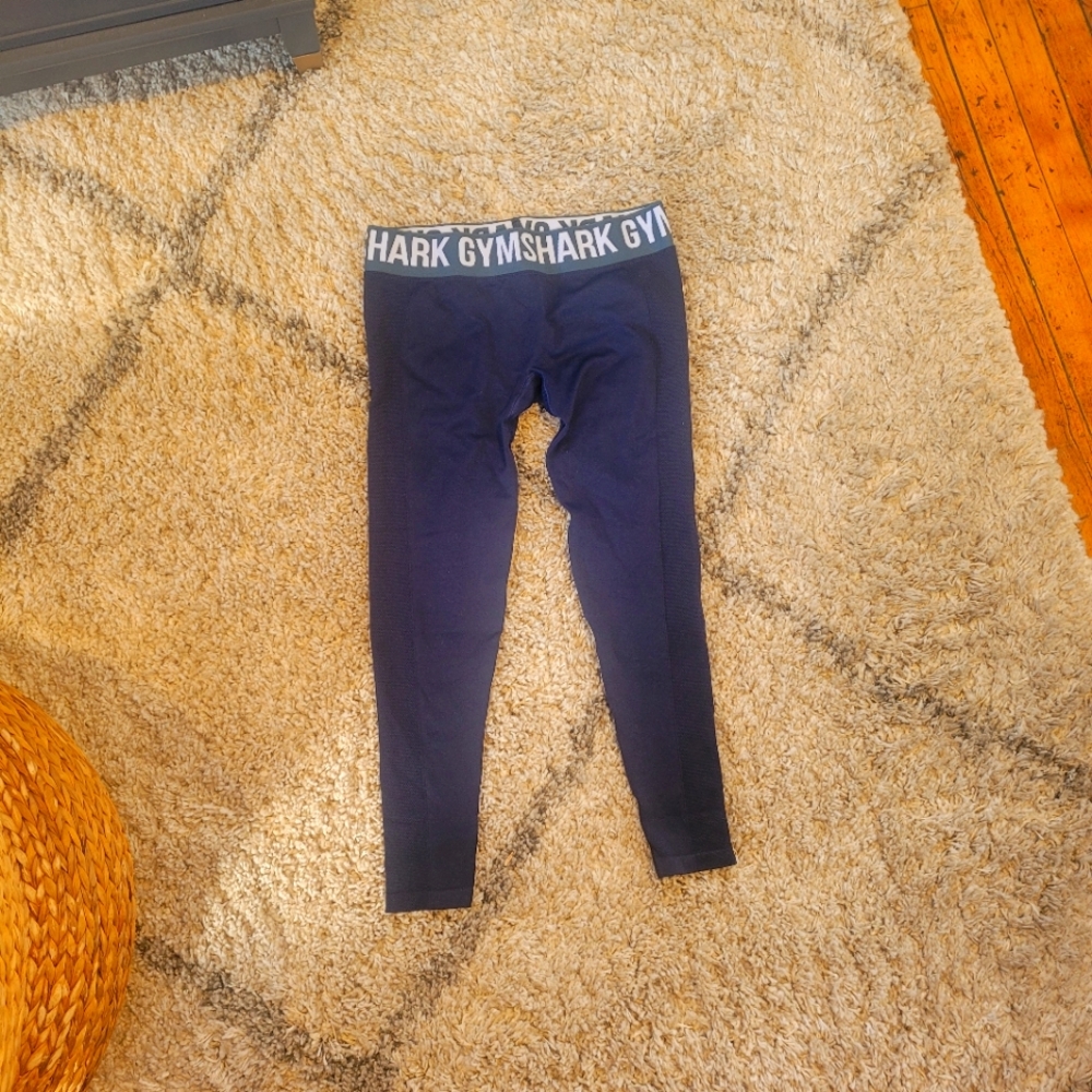 GymShark logo workout leggings